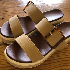 Mia Platform Sandal Shoe with Buckle 7 1/2